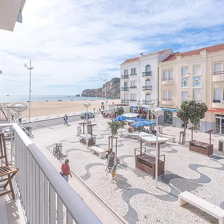 T1 Coral House * Nazaré