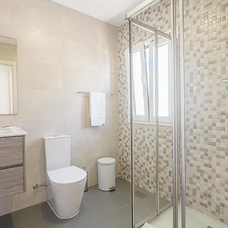 T1 Coral House Apartment *